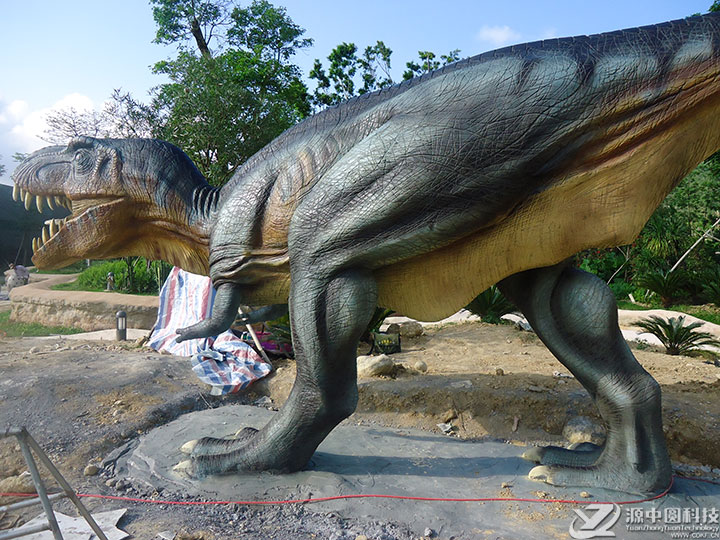 风景区恐龙雕塑