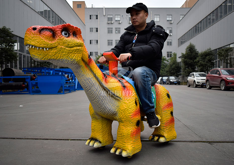 霸王龙电瓶车，恐龙电动车，恐龙童车