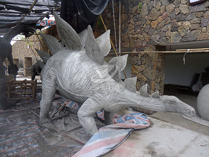 水泥雕塑剑龙制作，水泥恐龙制作
